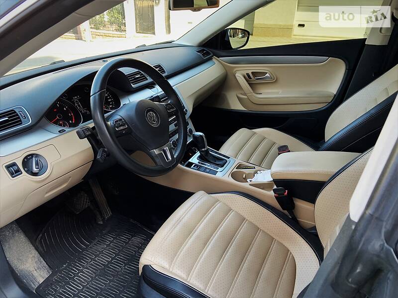 Седан Volkswagen CC / Passat CC 2013 в Чернівцях