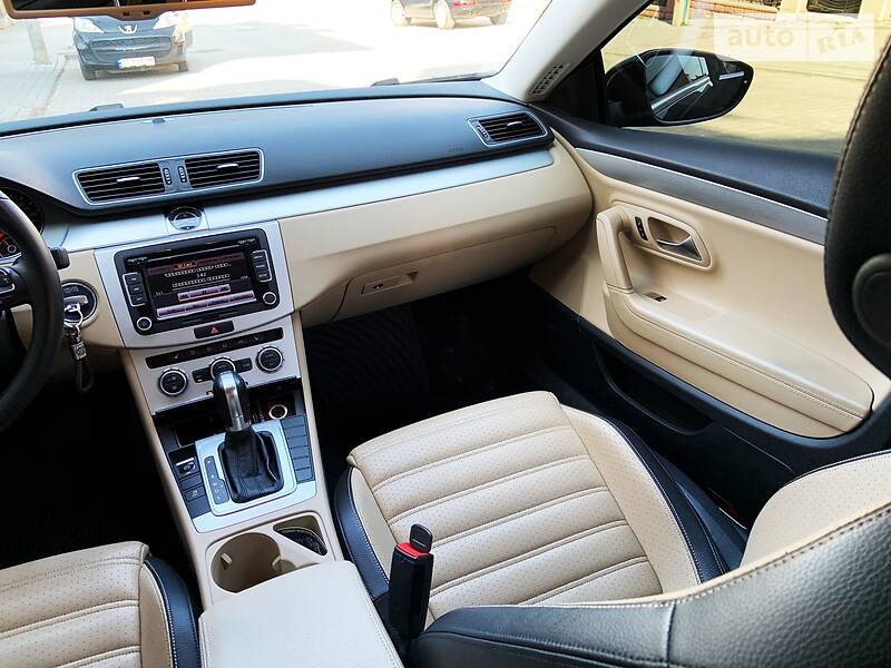 Седан Volkswagen CC / Passat CC 2013 в Чернівцях