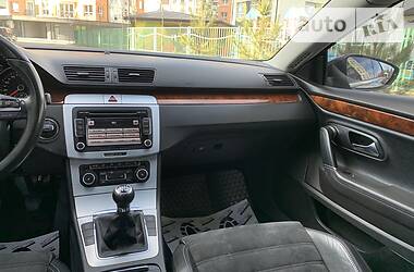 Седан Volkswagen CC / Passat CC 2010 в 