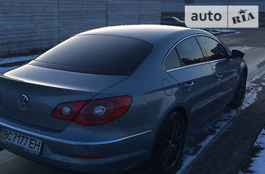 Седан Volkswagen CC / Passat CC 2010 в Львові