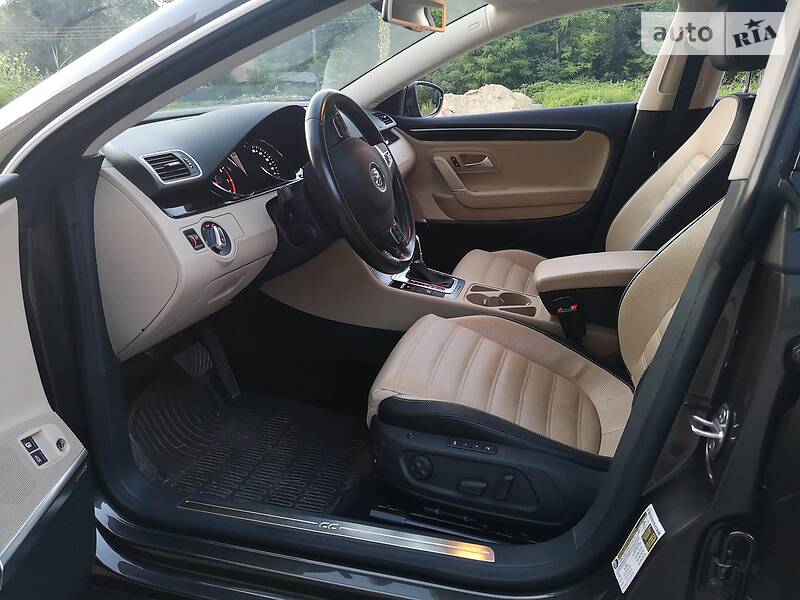 Седан Volkswagen CC / Passat CC 2012 в Черновцах