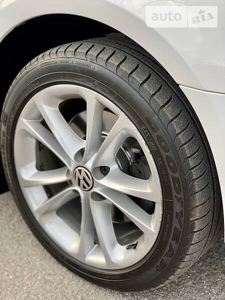 Купе Volkswagen CC / Passat CC 2012 в Дніпрі