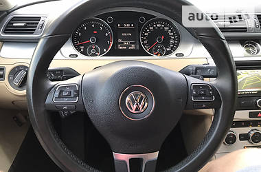 Седан Volkswagen CC / Passat CC 2015 в Киеве