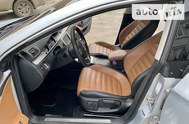 Седан Volkswagen CC / Passat CC 2012 в 