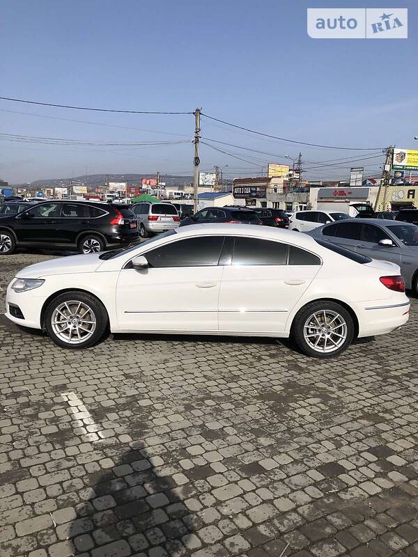 Седан Volkswagen CC / Passat CC 2011 в Черновцах