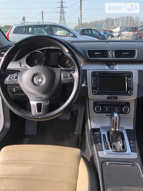 Седан Volkswagen CC / Passat CC 2011 в Черновцах