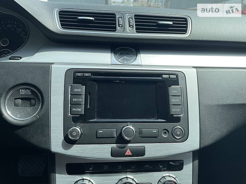 Седан Volkswagen CC / Passat CC 2015 в Киеве