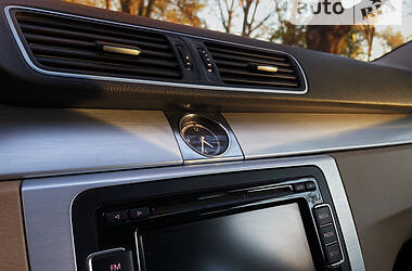Седан Volkswagen CC / Passat CC 2012 в 