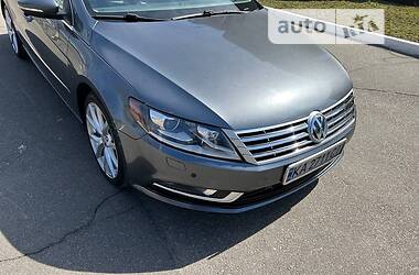 Седан Volkswagen CC / Passat CC 2015 в Киеве