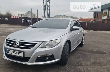 Купе Volkswagen CC / Passat CC 2010 в Львове