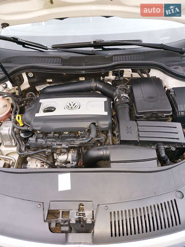 Купе Volkswagen CC / Passat CC 2013 в Ужгороді