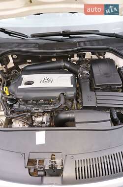 Купе Volkswagen CC / Passat CC 2013 в 