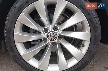 Купе Volkswagen CC / Passat CC 2011 в 