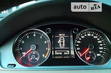 Седан Volkswagen CC / Passat CC 2012 в 