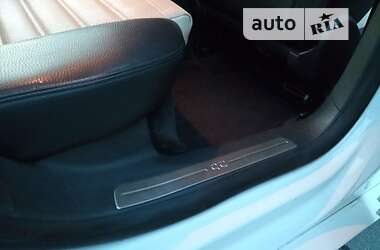 Седан Volkswagen CC / Passat CC 2012 в 