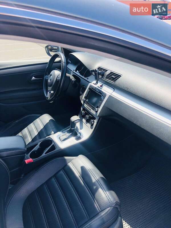 Купе Volkswagen CC / Passat CC 2010 в Киеве