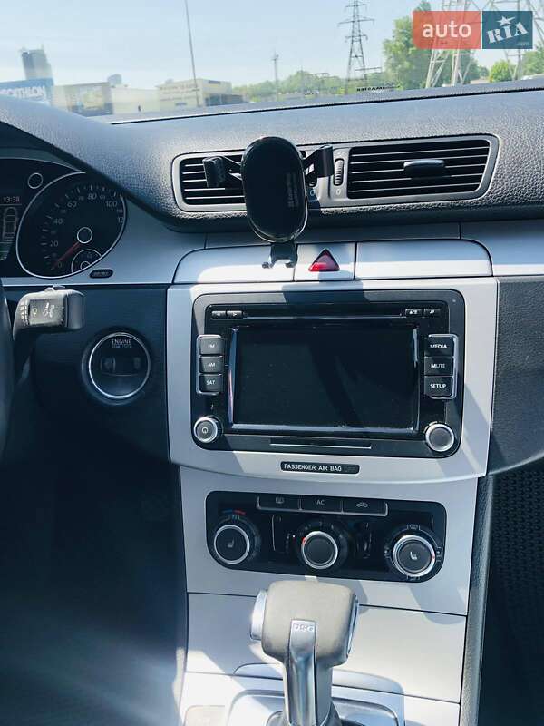 Купе Volkswagen CC / Passat CC 2010 в Киеве