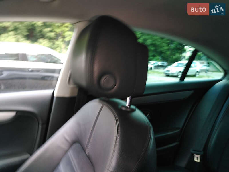 Купе Volkswagen CC / Passat CC 2009 в Києві