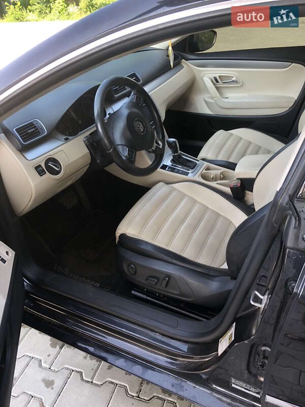 Купе Volkswagen CC / Passat CC 2011 в Кицмани