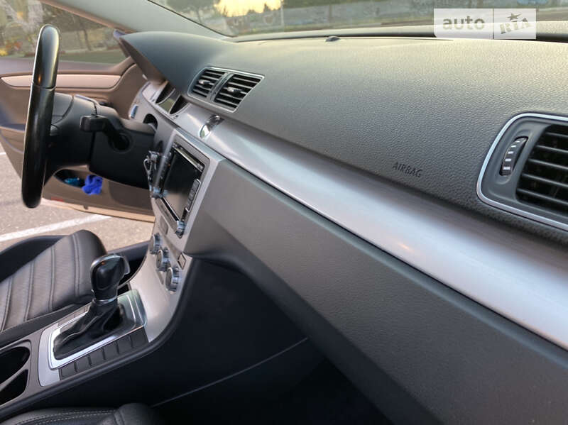 Купе Volkswagen CC / Passat CC 2012 в Николаеве