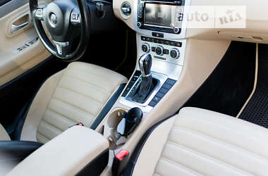 Купе Volkswagen CC / Passat CC 2012 в 