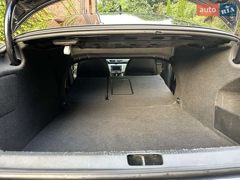 Купе Volkswagen CC / Passat CC 2011 в Львове