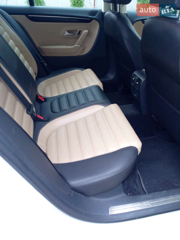 Купе Volkswagen CC / Passat CC 2012 в Ужгороде