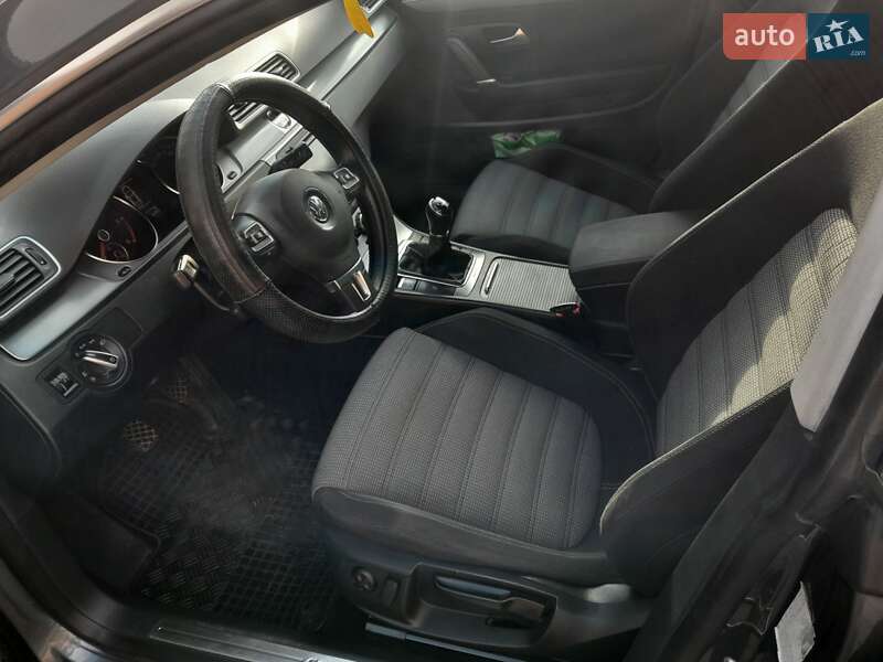 Купе Volkswagen CC / Passat CC 2013 в Тячеві