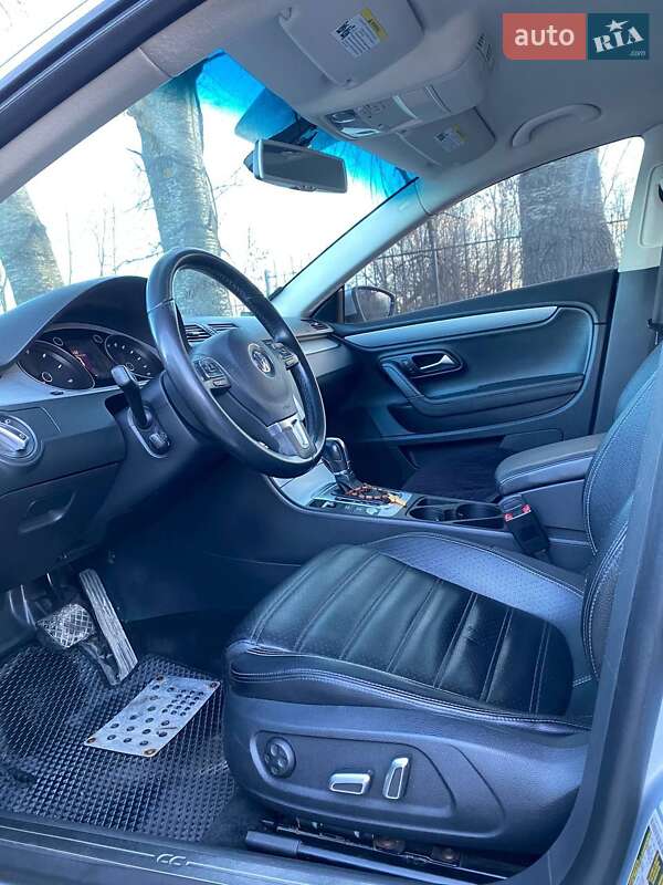 Купе Volkswagen CC / Passat CC 2012 в Умани