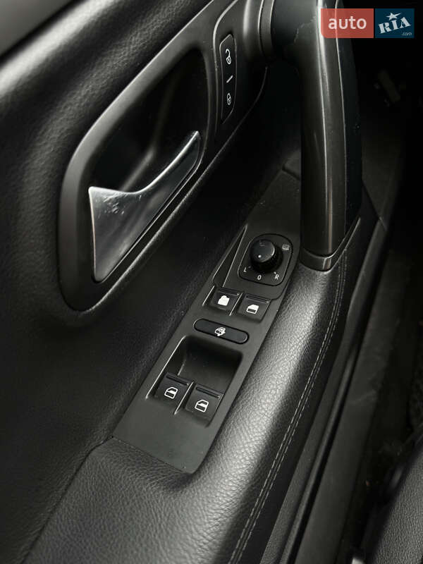Купе Volkswagen CC / Passat CC 2010 в Надворной