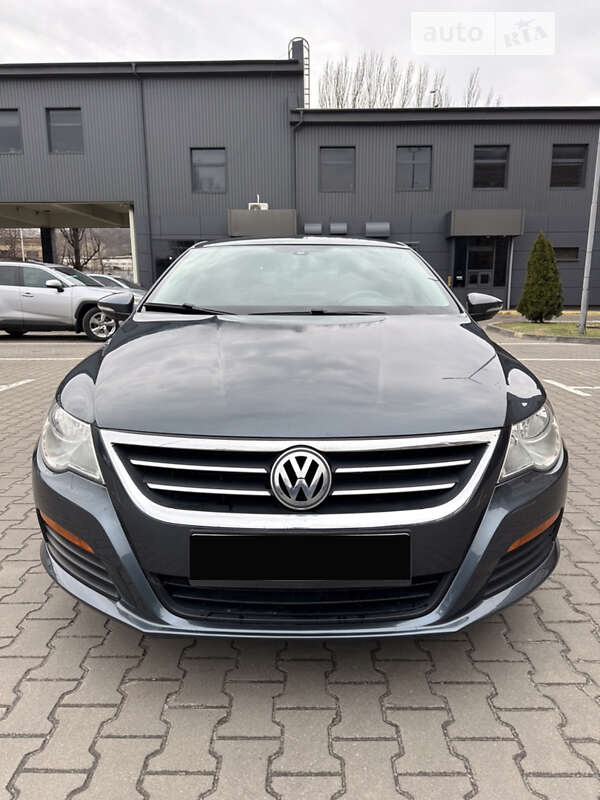 Купе Volkswagen CC / Passat CC 2012 в Києві