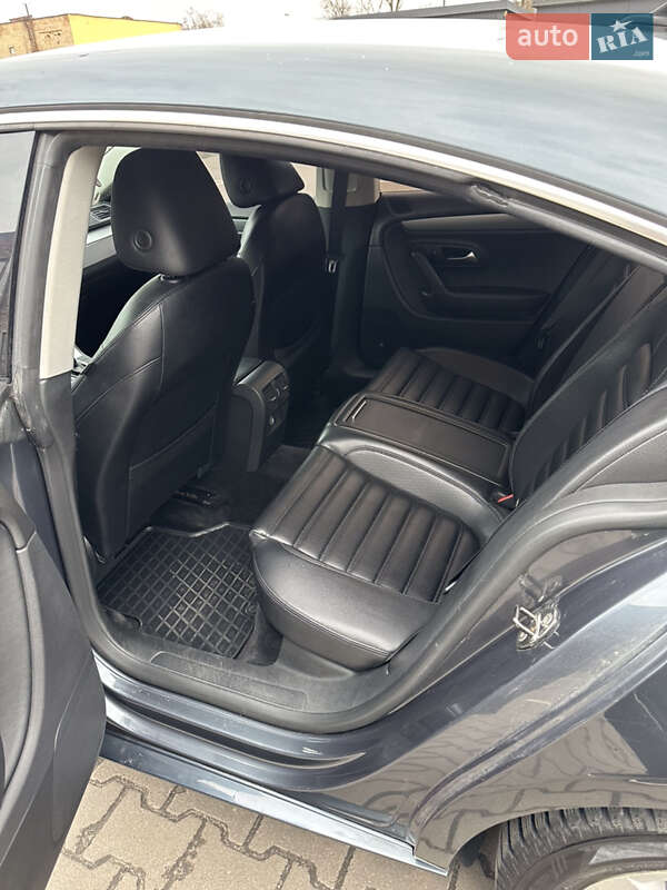 Купе Volkswagen CC / Passat CC 2012 в Киеве