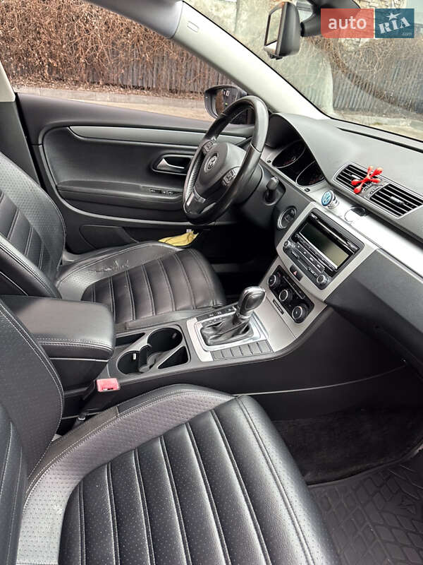 Купе Volkswagen CC / Passat CC 2012 в Киеве