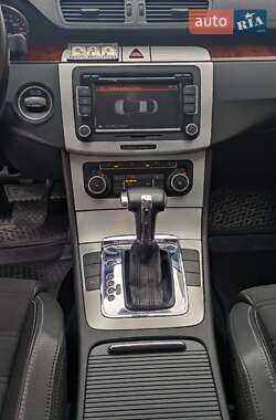 Купе Volkswagen CC / Passat CC 2010 в Киеве