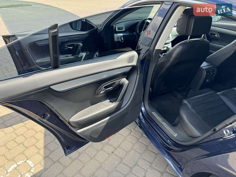 Купе Volkswagen CC / Passat CC 2012 в Мукачево