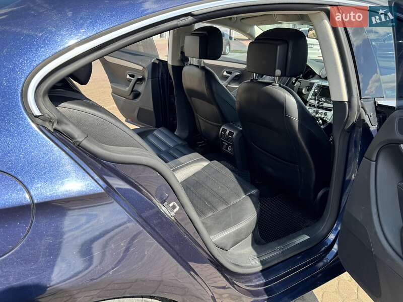 Купе Volkswagen CC / Passat CC 2012 в Мукачево