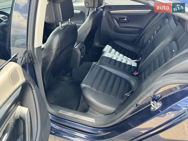 Купе Volkswagen CC / Passat CC 2012 в Мукачево