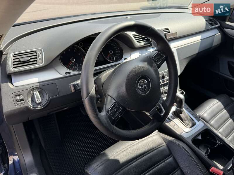 Купе Volkswagen CC / Passat CC 2012 в Мукачево