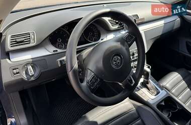 Купе Volkswagen CC / Passat CC 2012 в 
