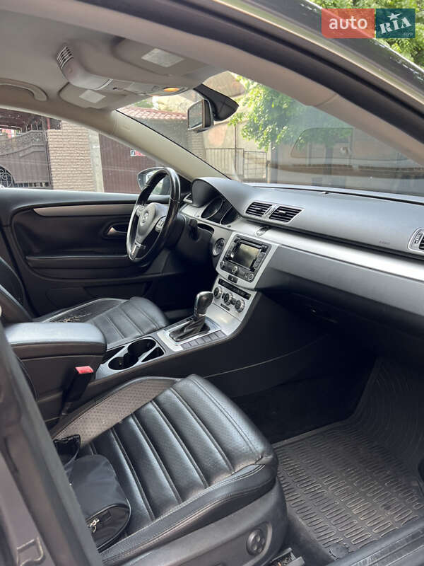 Купе Volkswagen CC / Passat CC 2013 в Черновцах