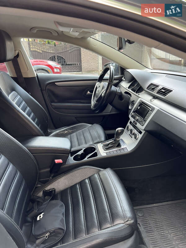 Купе Volkswagen CC / Passat CC 2013 в Черновцах