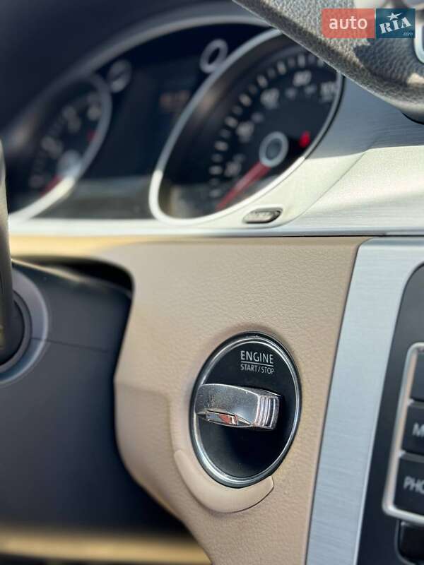 Купе Volkswagen CC / Passat CC 2014 в Києві