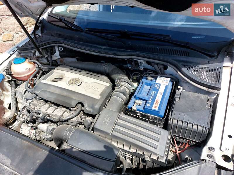 Купе Volkswagen CC / Passat CC 2010 в Малине
