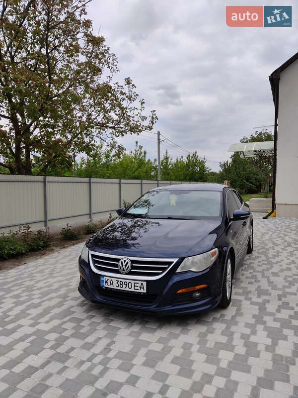 Купе Volkswagen CC / Passat CC 2011 в Киеве