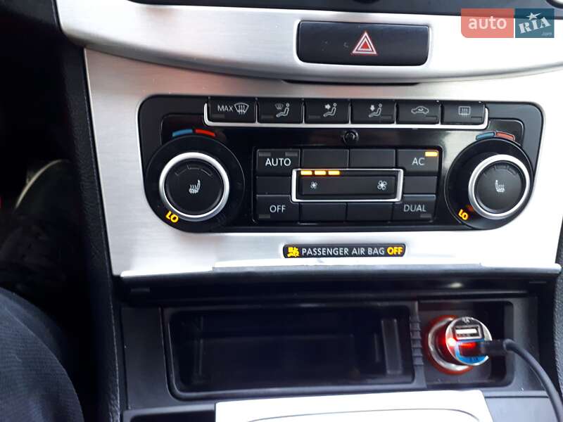 Купе Volkswagen CC / Passat CC 2011 в Львові