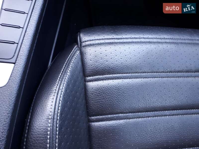 Купе Volkswagen CC / Passat CC 2011 в Львові