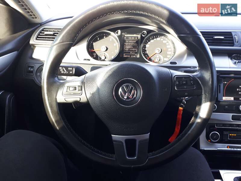 Купе Volkswagen CC / Passat CC 2011 в Львові