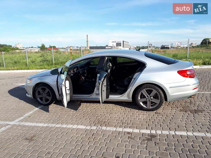 Купе Volkswagen CC / Passat CC 2011 в Львові