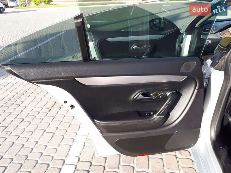 Купе Volkswagen CC / Passat CC 2011 в Львові