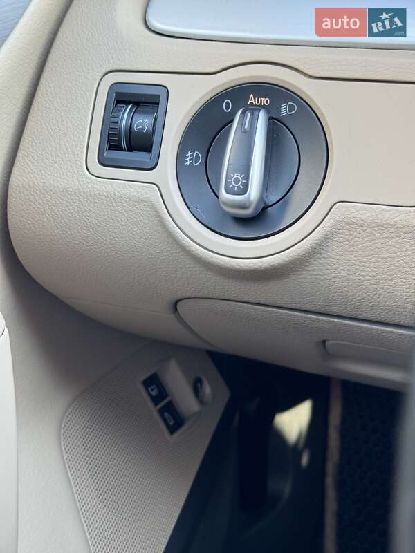 Купе Volkswagen CC / Passat CC 2012 в Львове